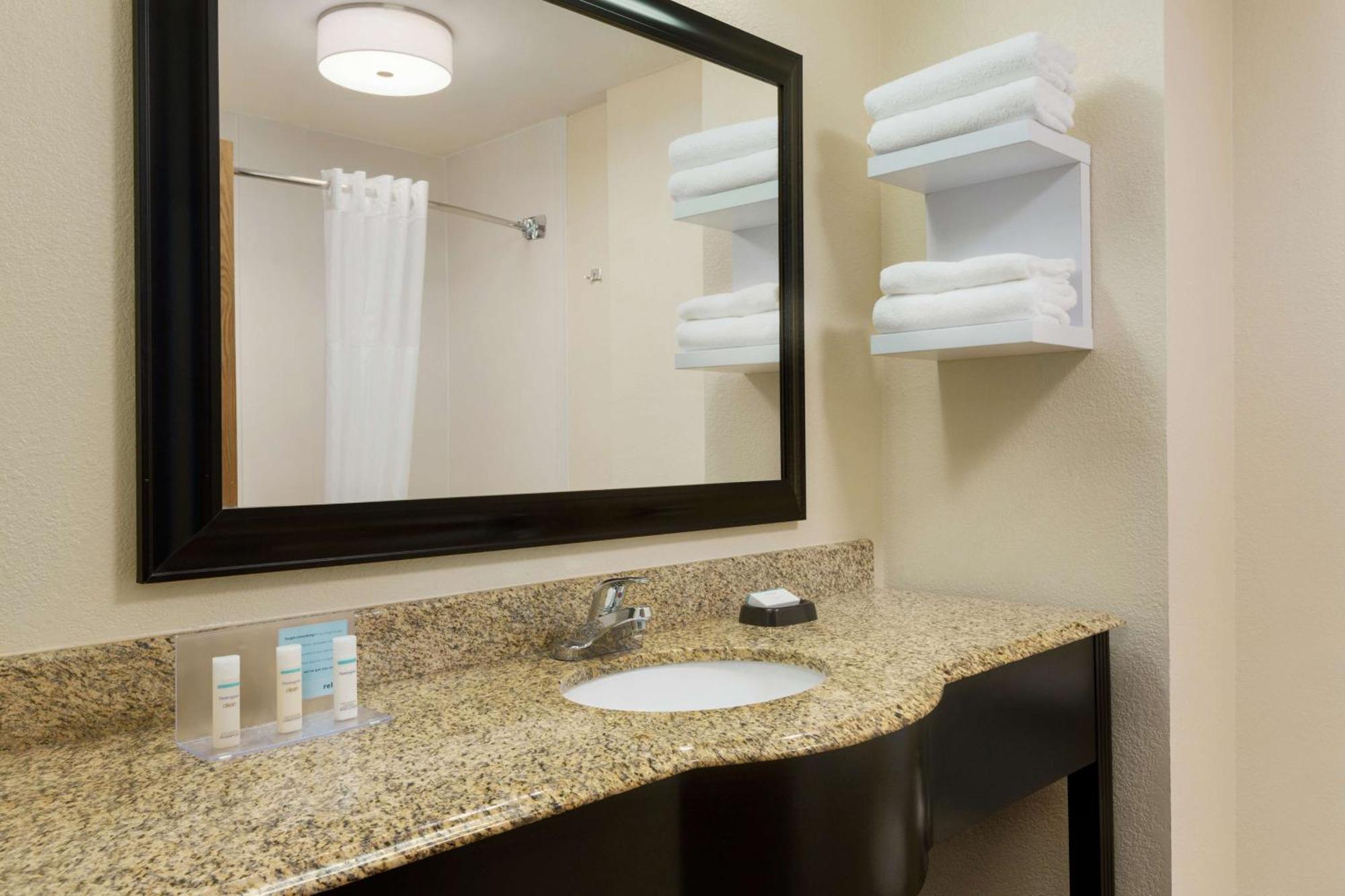 Hampton Inn And Suites Houston Clear Lake Nasa Уебстър Екстериор снимка