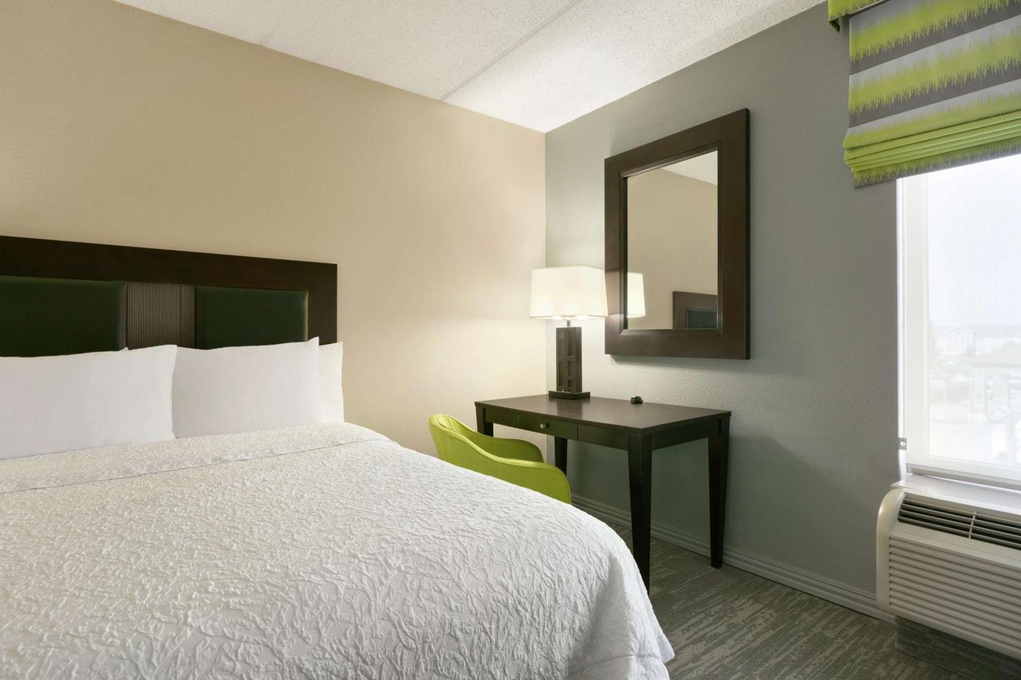 Hampton Inn And Suites Houston Clear Lake Nasa Уебстър Екстериор снимка
